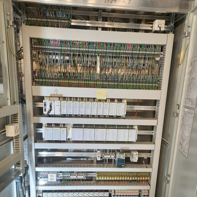 1000004690